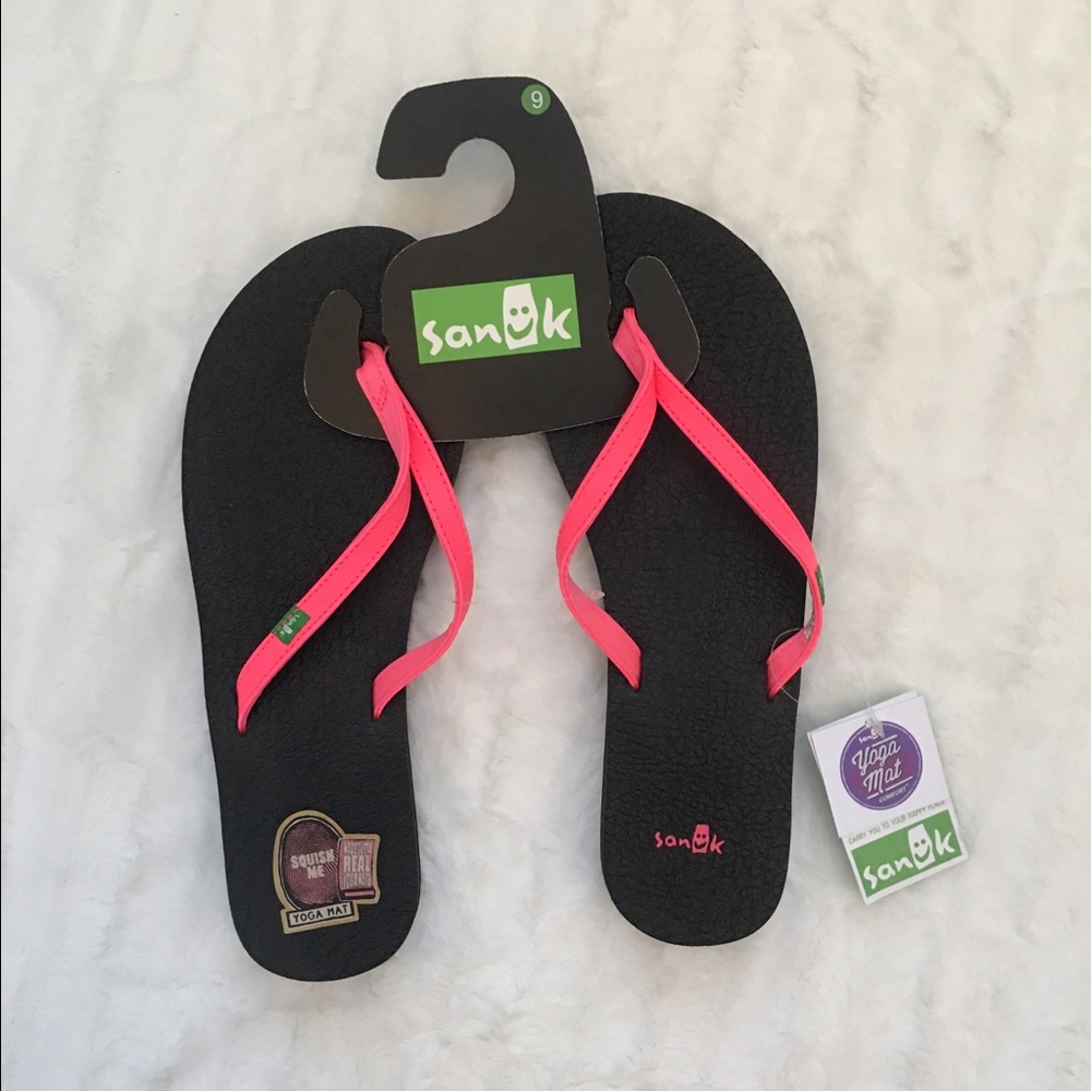 Yoga Spree 4 flip flop. Pink color. Women’s size 9